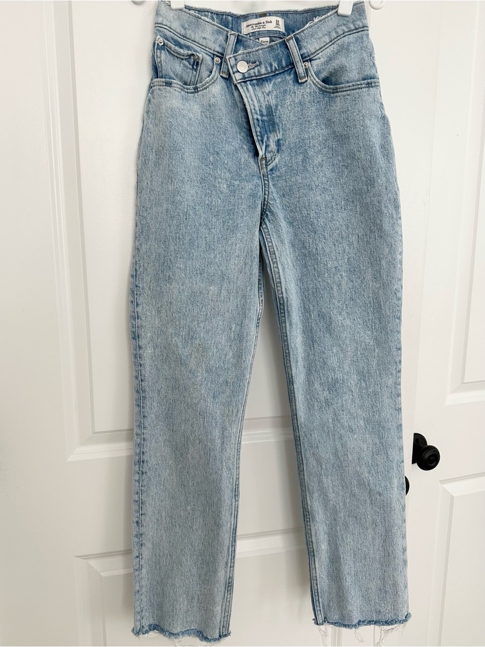 Abercrombie The 90s Straight Ultra High Rise Curve Love Crossover Denim